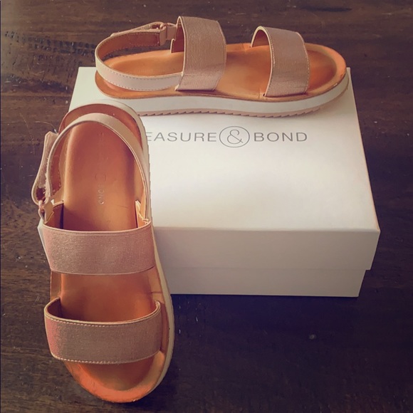 Treasure & Bond Other - Girls Rose Gold Sandals